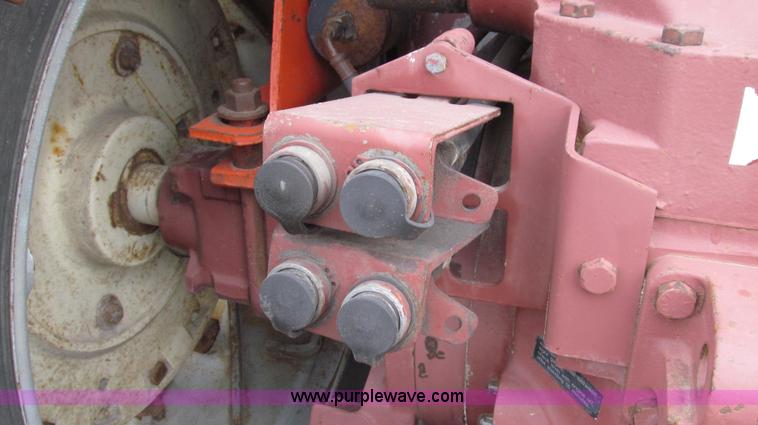 image for item G2207 1974 Allis Chalmers 7040 tractor