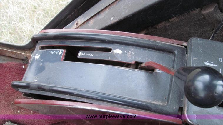 image for item G2207 1974 Allis Chalmers 7040 tractor