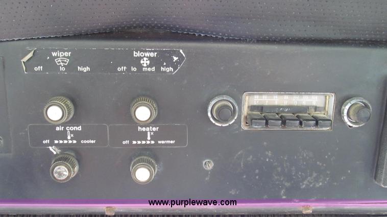 image for item G2207 1974 Allis Chalmers 7040 tractor