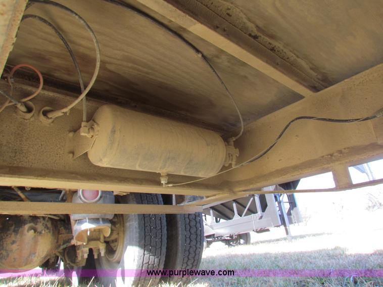 image for item G4397 1998 Perry 48' equipment trailer