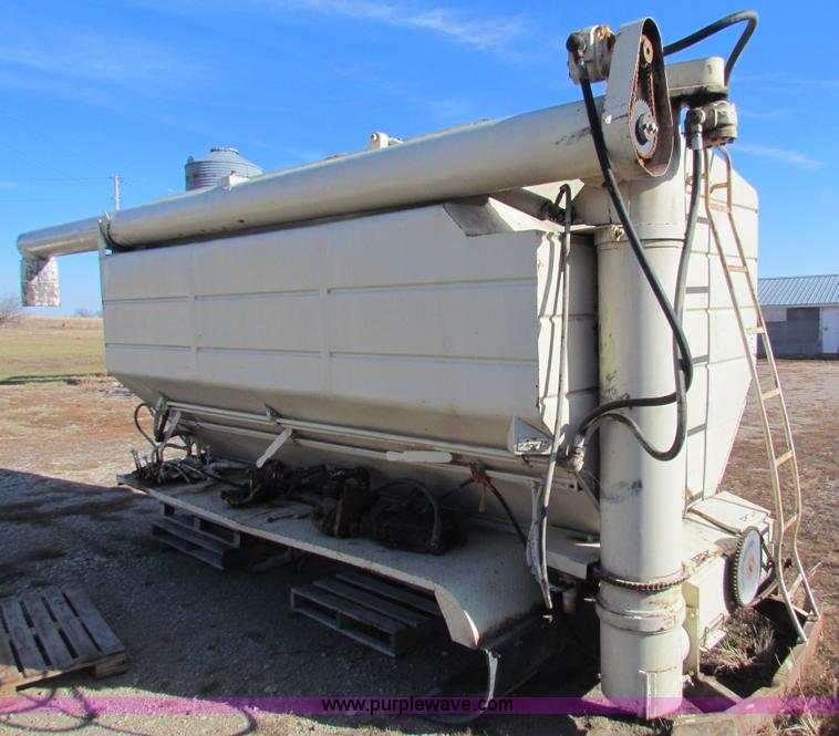 image for item G4401 Henderson Chief nine ton feed body