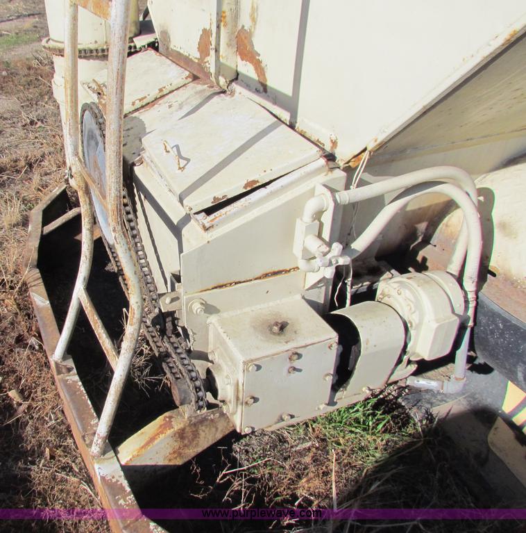 image for item G4401 Henderson Chief nine ton feed body