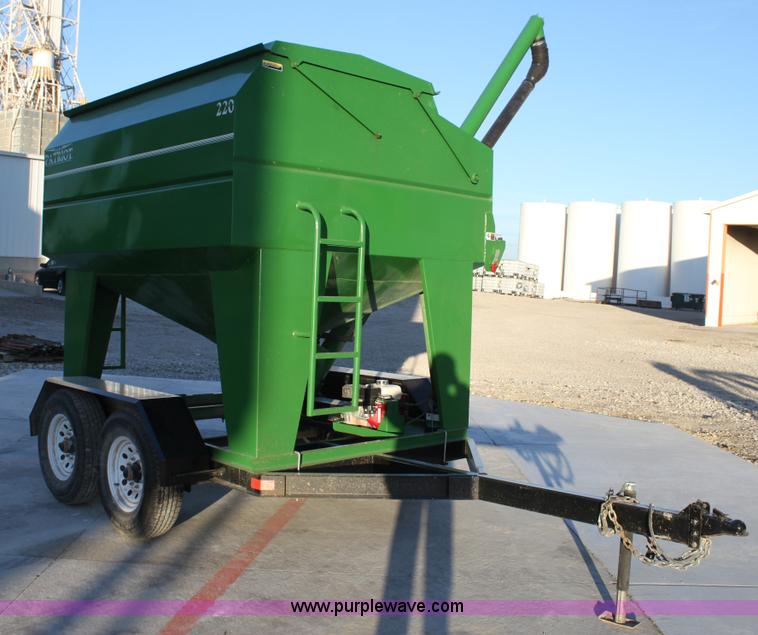 image for item G4422 Patriot 220 seed tender