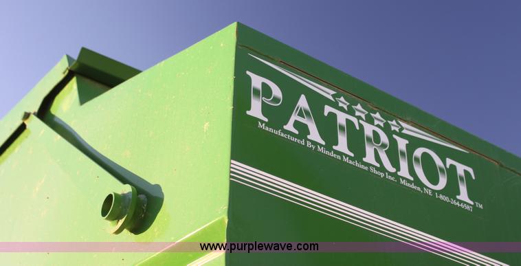 image for item G4422 Patriot 220 seed tender