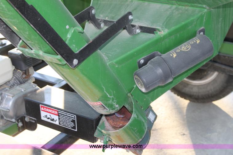 image for item G4422 Patriot 220 seed tender