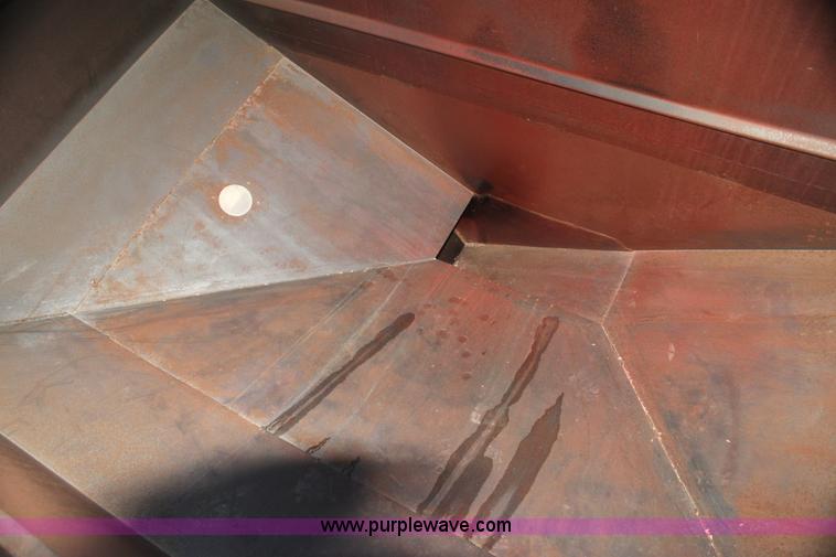 image for item G4422 Patriot 220 seed tender