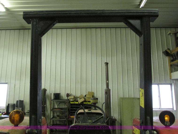 image for item G9187 1995 Massey-Ferguson 283 tractor