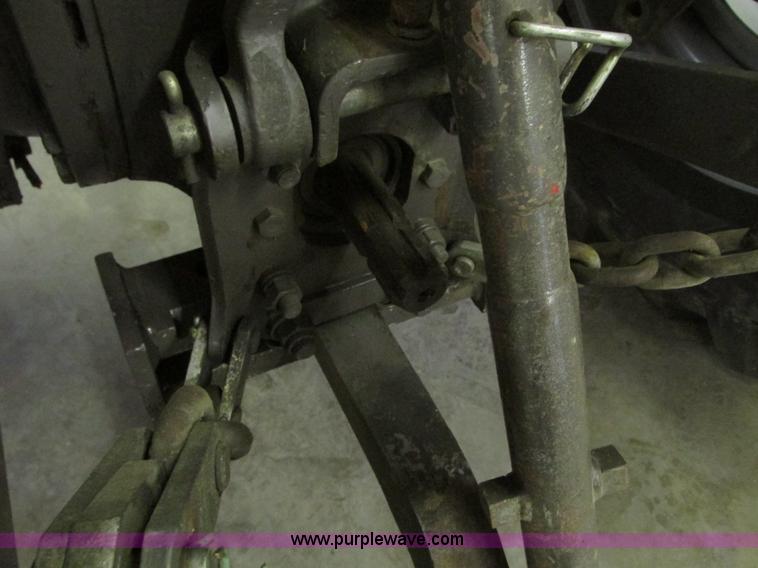 image for item G9187 1995 Massey-Ferguson 283 tractor