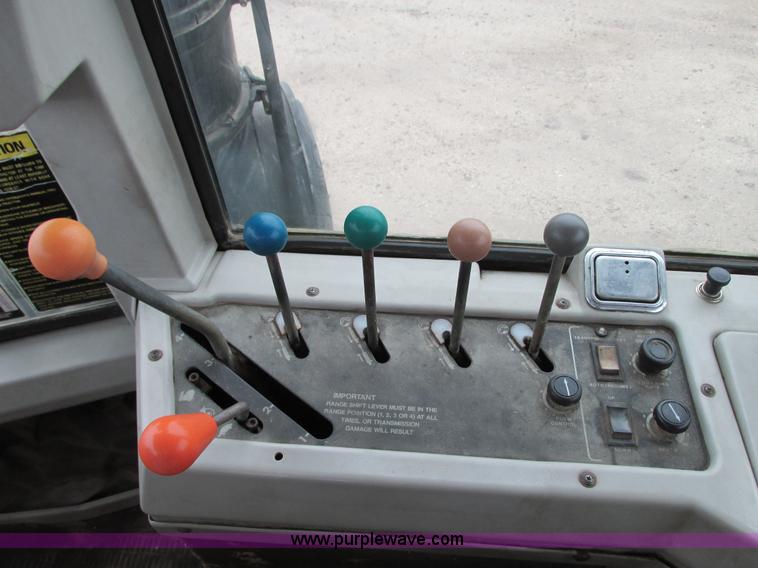 image for item G9192 1991 Ford 846 Versatile 4WD tractor