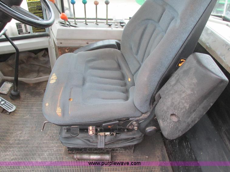 image for item G9192 1991 Ford 846 Versatile 4WD tractor