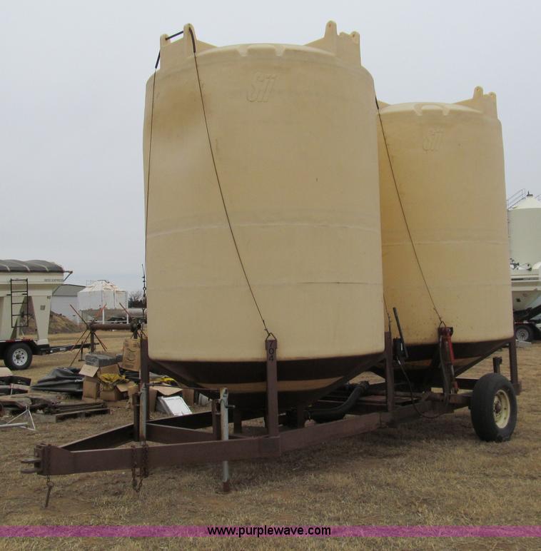 image for item G9692 Dual poly tank trailer