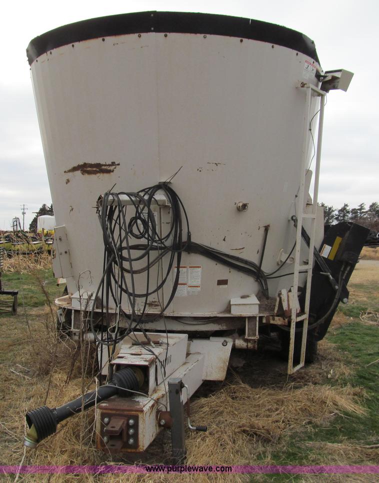 image for item G9700 Kuhn Knight Vertical Maxx 51100 mixer