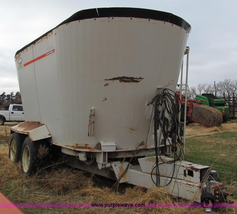 image for item G9700 Kuhn Knight Vertical Maxx 51100 mixer