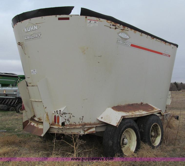 image for item G9700 Kuhn Knight Vertical Maxx 51100 mixer