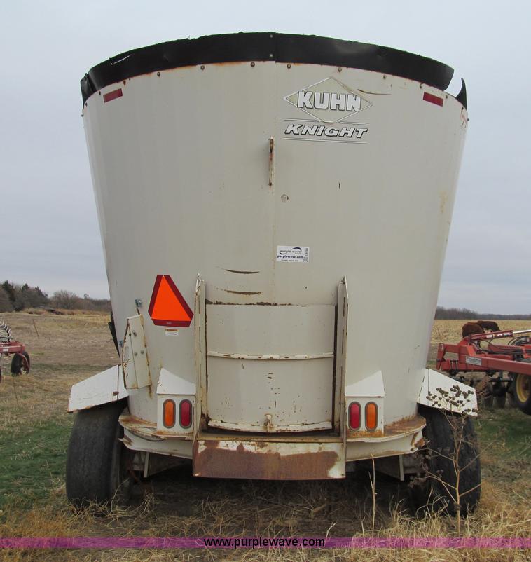 image for item G9700 Kuhn Knight Vertical Maxx 51100 mixer