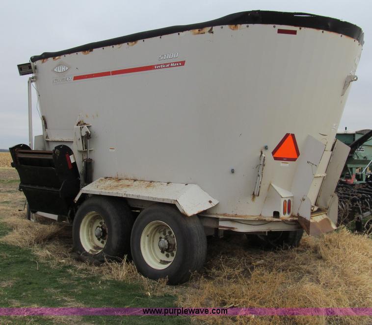 image for item G9700 Kuhn Knight Vertical Maxx 51100 mixer