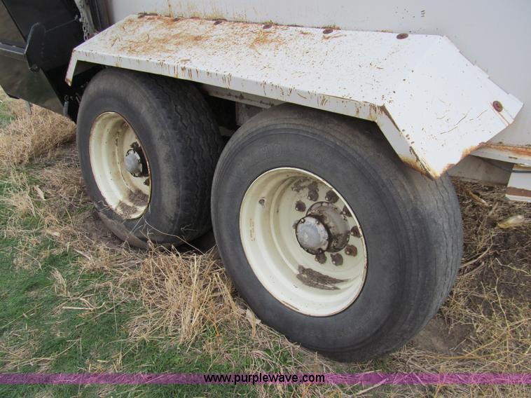 image for item G9700 Kuhn Knight Vertical Maxx 51100 mixer