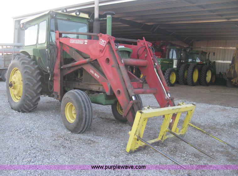 image for item H4266 1967 John Deere 4520 tractor