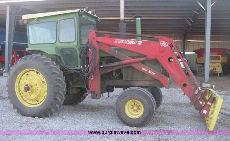 image for item H4266 1967 John Deere 4520 tractor