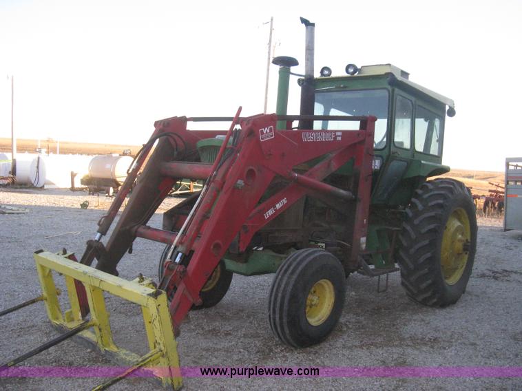 image for item H4266 1967 John Deere 4520 tractor