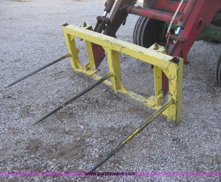 image for item H4266 1967 John Deere 4520 tractor