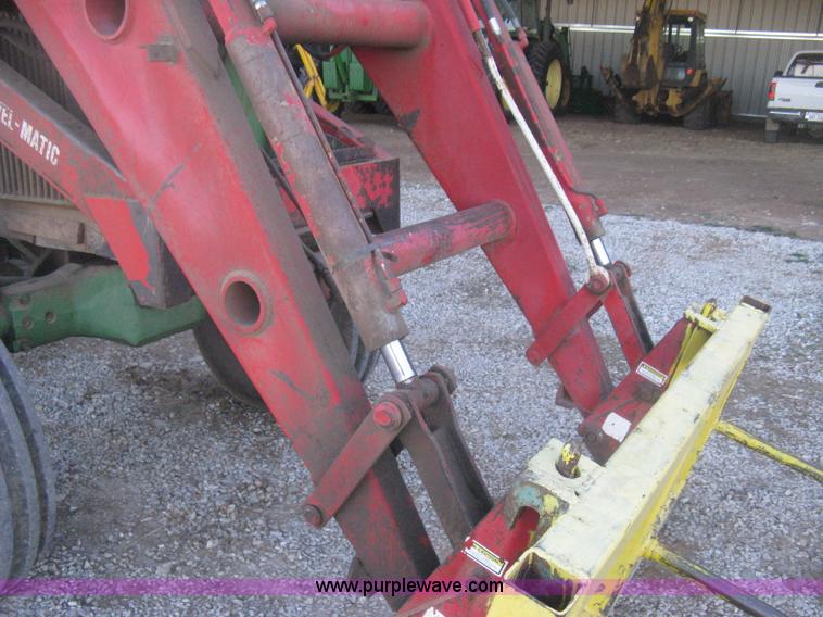 image for item H4266 1967 John Deere 4520 tractor