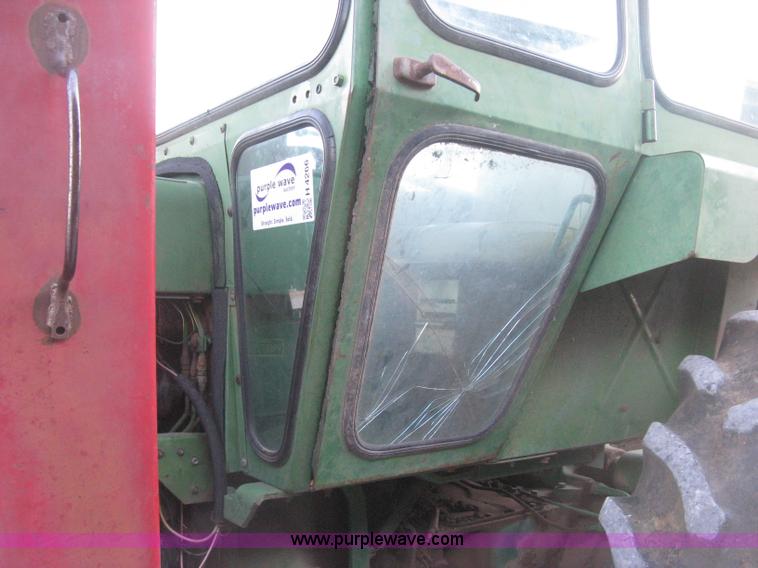 image for item H4266 1967 John Deere 4520 tractor