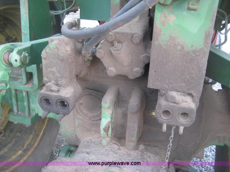 image for item H4266 1967 John Deere 4520 tractor