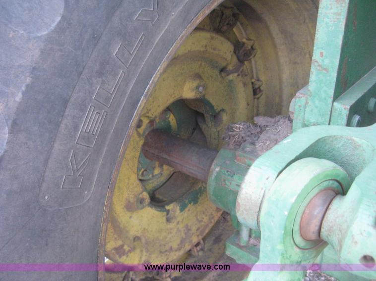 image for item H4266 1967 John Deere 4520 tractor