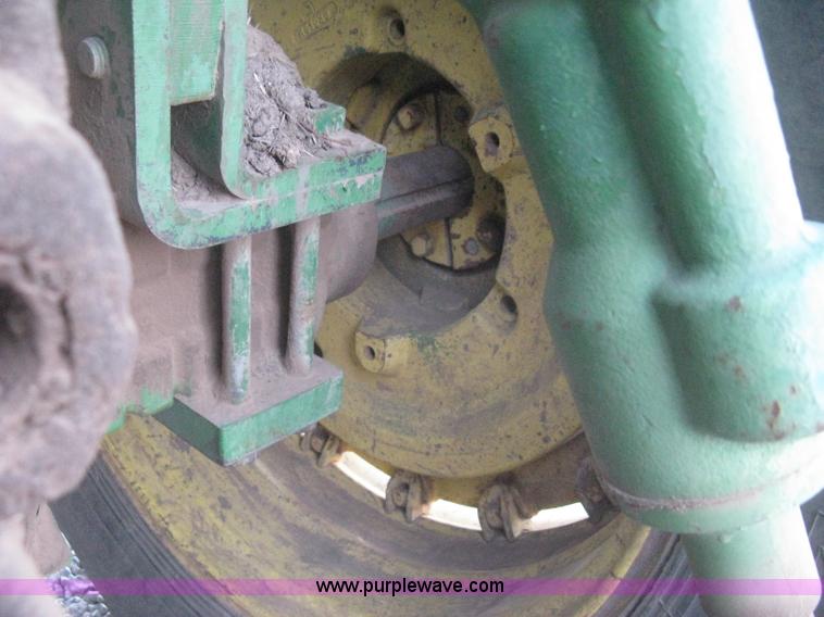 image for item H4266 1967 John Deere 4520 tractor