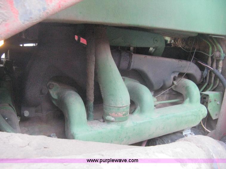 image for item H4266 1967 John Deere 4520 tractor