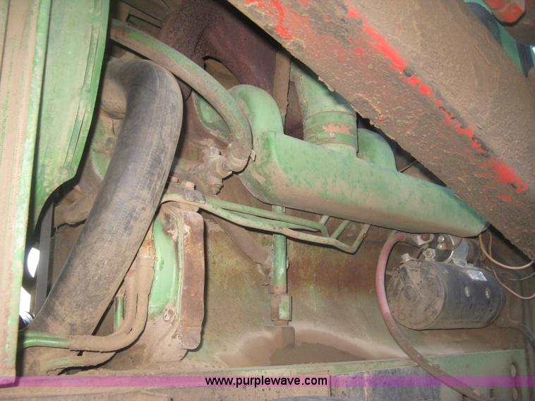 image for item H4266 1967 John Deere 4520 tractor