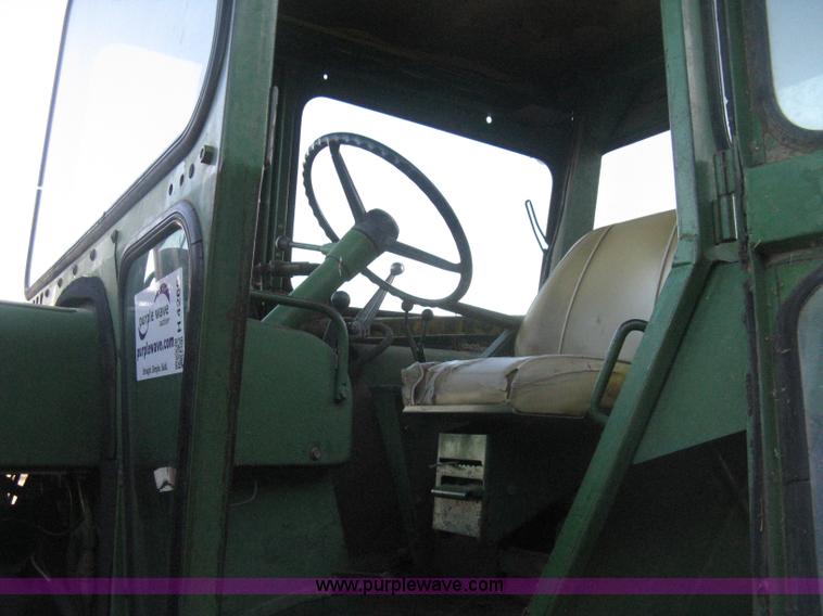 image for item H4266 1967 John Deere 4520 tractor