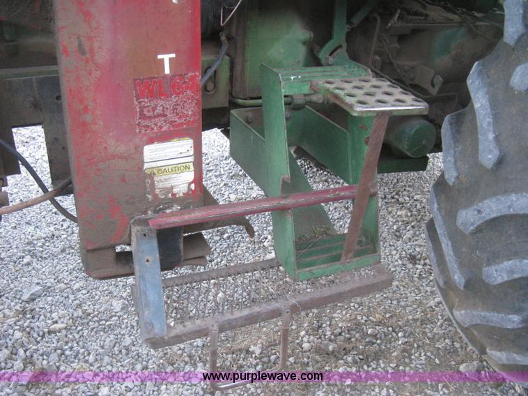 image for item H4266 1967 John Deere 4520 tractor