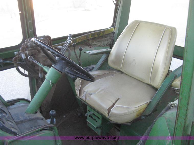 image for item H4266 1967 John Deere 4520 tractor
