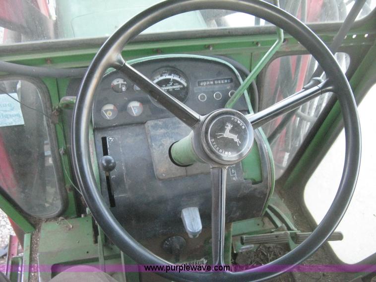 image for item H4266 1967 John Deere 4520 tractor