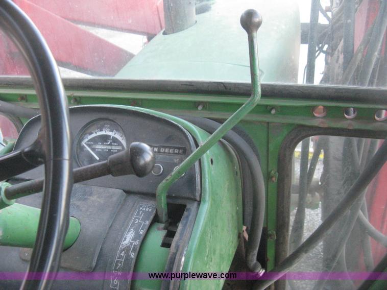 image for item H4266 1967 John Deere 4520 tractor