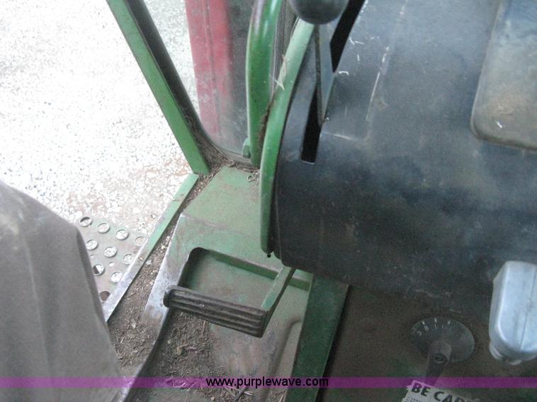 image for item H4266 1967 John Deere 4520 tractor