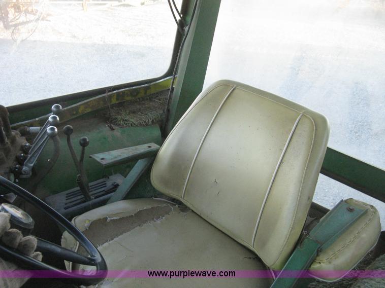 image for item H4266 1967 John Deere 4520 tractor