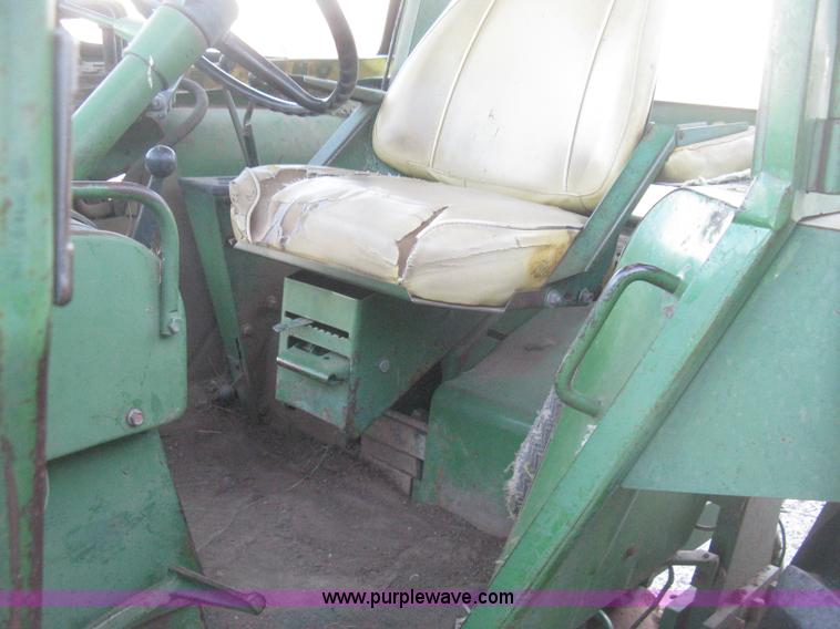 image for item H4266 1967 John Deere 4520 tractor