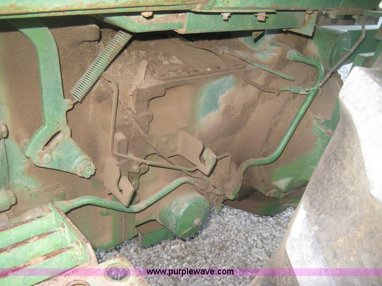 image for item H4266 1967 John Deere 4520 tractor