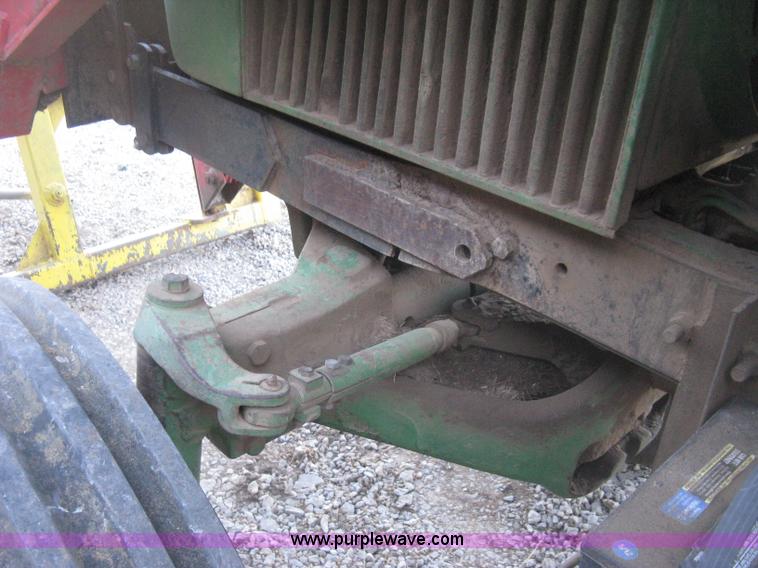 image for item H4266 1967 John Deere 4520 tractor