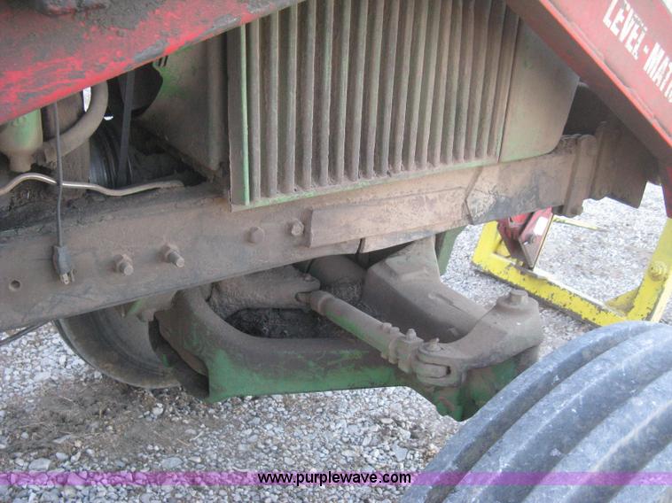 image for item H4266 1967 John Deere 4520 tractor