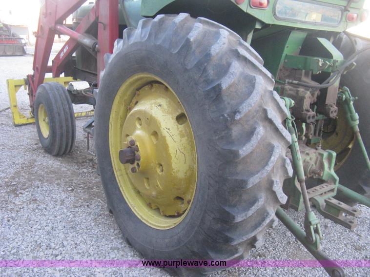 image for item H4266 1967 John Deere 4520 tractor