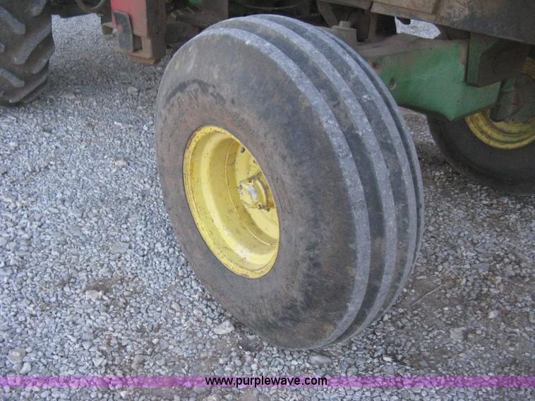 image for item H4266 1967 John Deere 4520 tractor