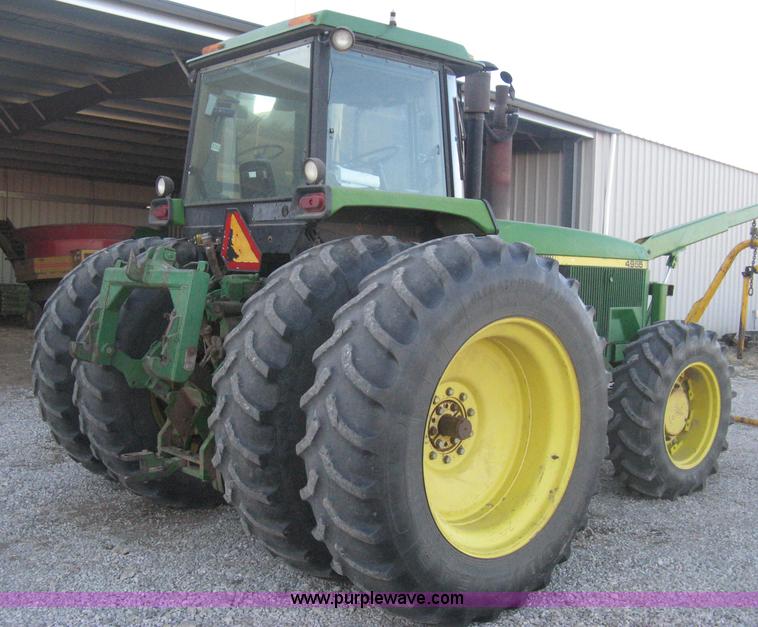 image for item H4272 1989 John Deere 4955 MFWD tractor