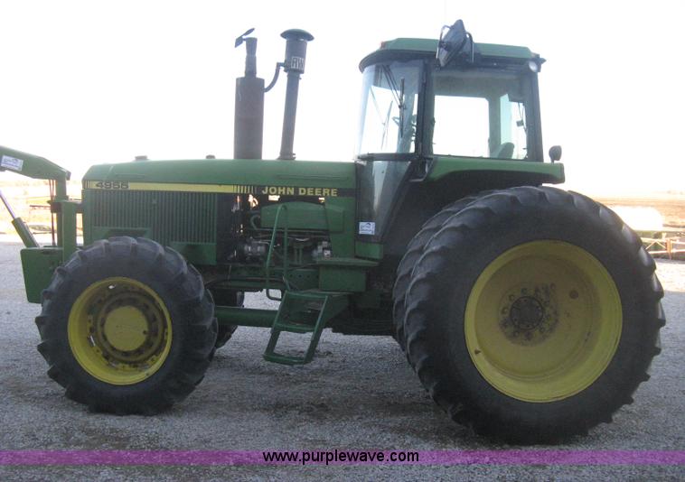 image for item H4272 1989 John Deere 4955 MFWD tractor