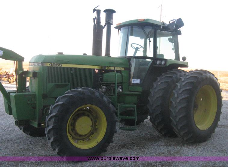 image for item H4272 1989 John Deere 4955 MFWD tractor