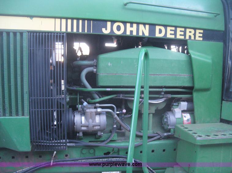 image for item H4272 1989 John Deere 4955 MFWD tractor
