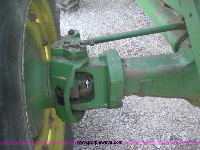 image for item H4272 1989 John Deere 4955 MFWD tractor